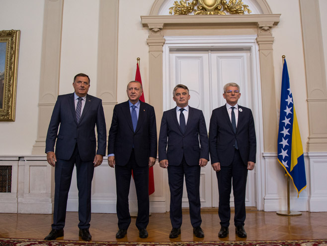 Predsjedništvo i Erdogan - Foto: RTRS