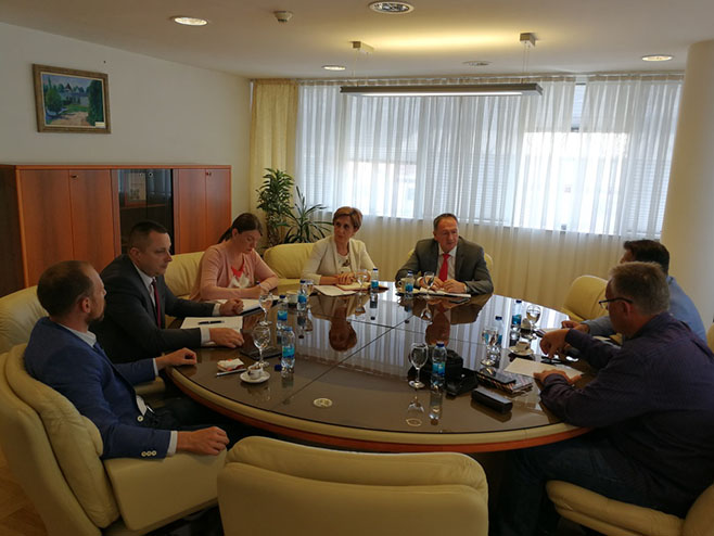 Petričević sa predstavnicima Unije udruženja poslodavaca - Foto: RTRS