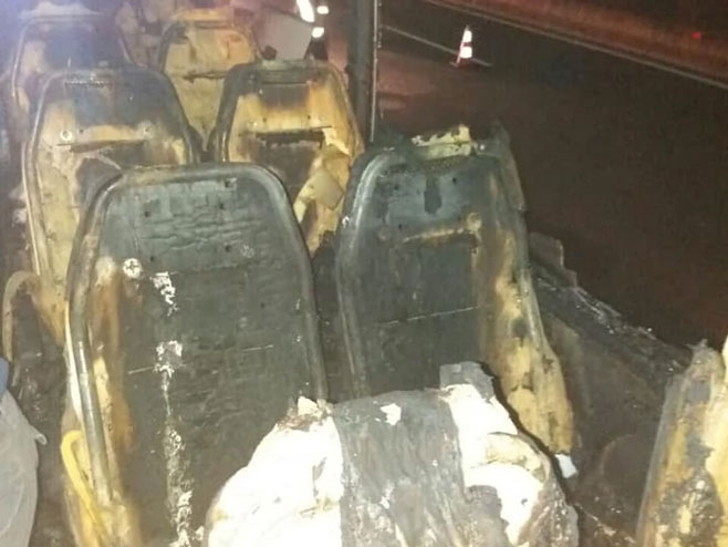 U Grčkoj izgorio autobus, srpski turisti nepovrijeđeni - Foto: Screenshot