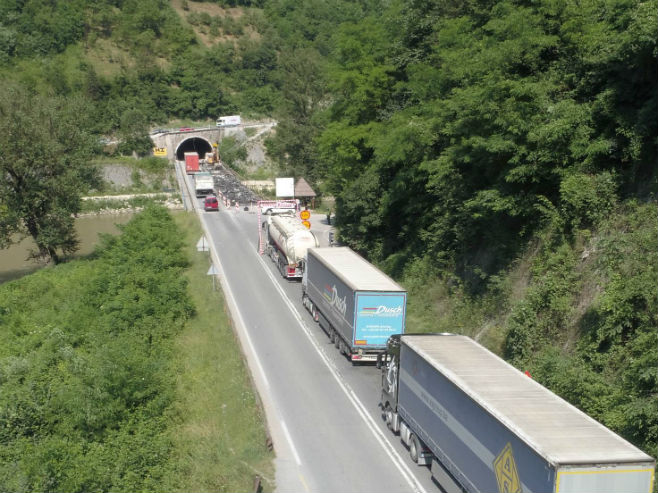 Saobraćajna nesreća u tunelu Vranduk (Foto: Dron.ba) - 