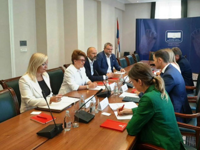 Ministarka finansija Srpske Zora Vidović na sastanku u Beogradu sa ministrom finansija Srbije Sinišom Malim - Foto: SRNA