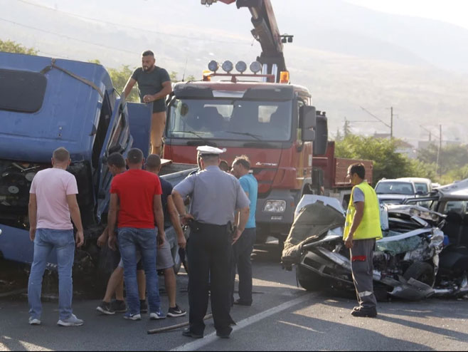 Saobraćajna nezgoda u Mostaru (Foto:R.D.) - Foto: klix.ba