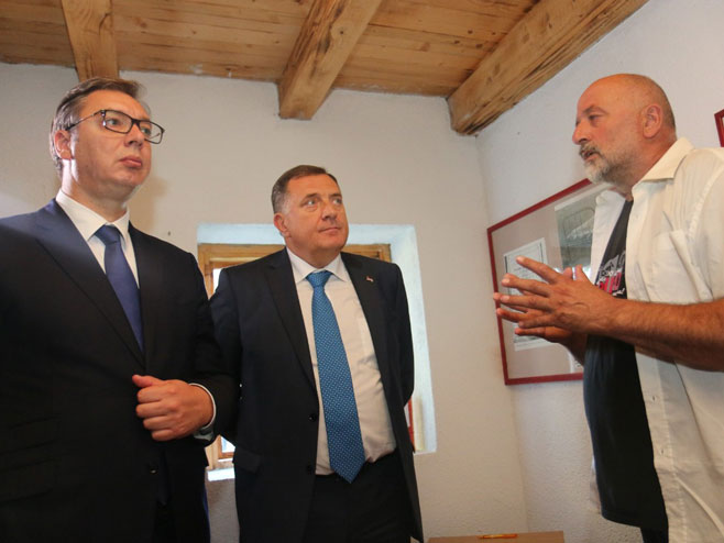 Vučić i Dodik u kući Gavrila Principa - Foto: RTRS