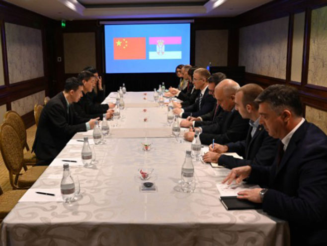 Sastanak delegacije Srbije sa delegacijom Kine (foto:MUP Srbije) - 