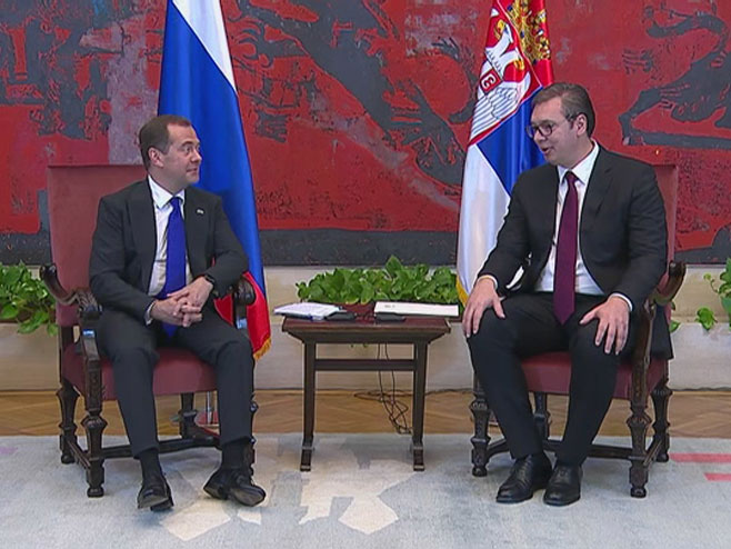 Medvedev i Vučić - Foto: RTRS
