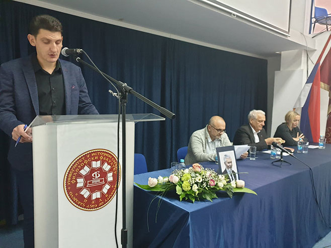 Pale: Komemoracija povodom smrti Ljubomira Zukovića - Foto: SRNA
