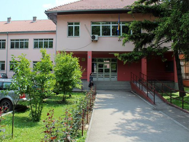 Srednja Ekonomska škola, Bijeljina (Foto: radiomitrovicasever.com) - 