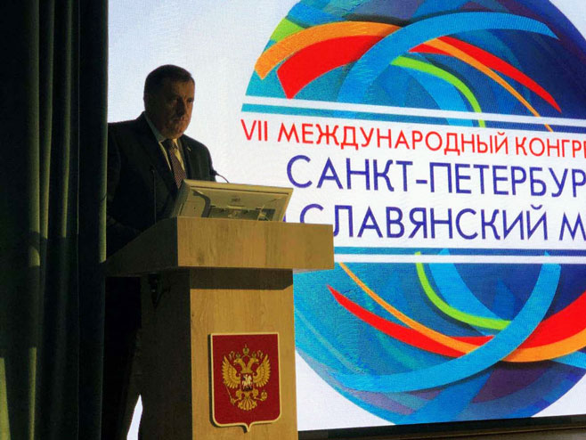 Milorad Dodik na Šestom međunarodnom kongresu Sankt Peterburgu - Foto: SRNA
