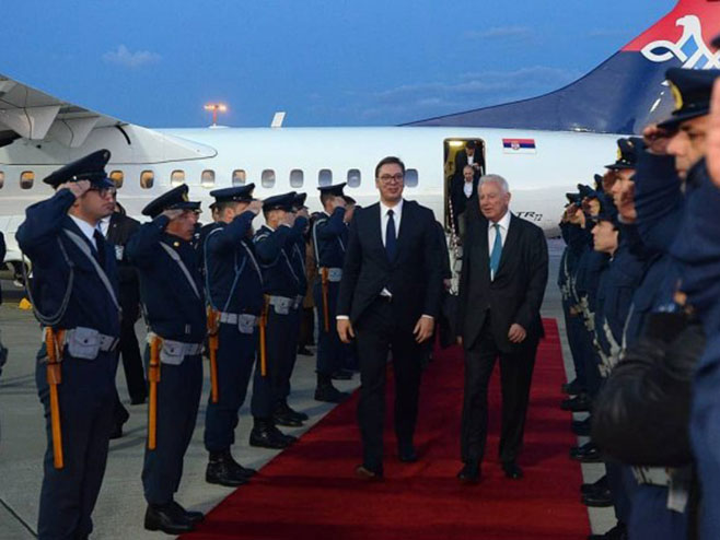 Vučić sa predsjednikom Grčke (foto:TANJUG / INSTAGRAM BUDUCNOST SRBIJE / bb) - 