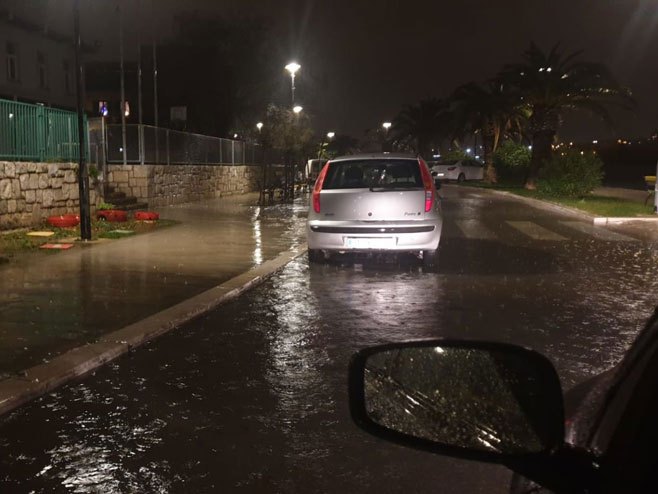 Poplavljen Vranjic u Splitu - Foto: dalmacijanews.com
