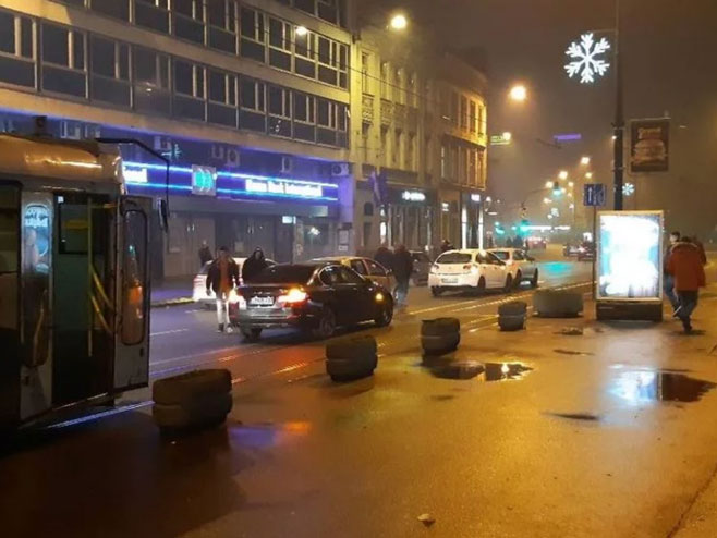 Saobraćajna nezgoda u Sarajevu - Foto: klix.ba