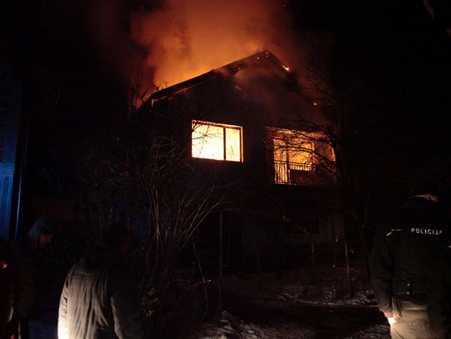 Izgorjela kuća u Goraždu (foto:S.Saletović/Avaz) - 