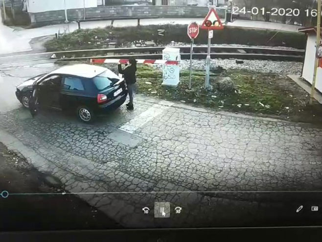 Uništila rampu na pružnom prelazu Vrbanja - Foto: nezavisne novine