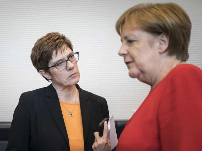 Angela Merkel i Anegret Kramp-Karenbauer (Foto: augengeradeaus.net) - 