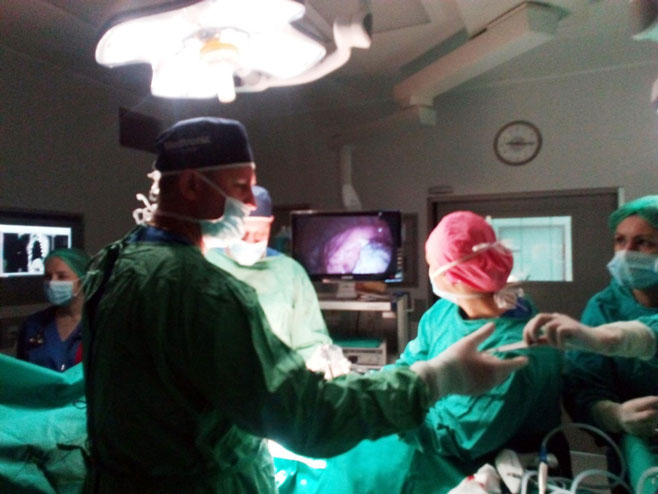 Operacija tumora na plućima - Foto: SRNA