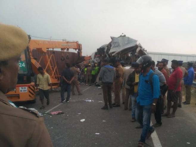 Nesreća u Indiji (foto: twitter.com/Ram_duker) - 
