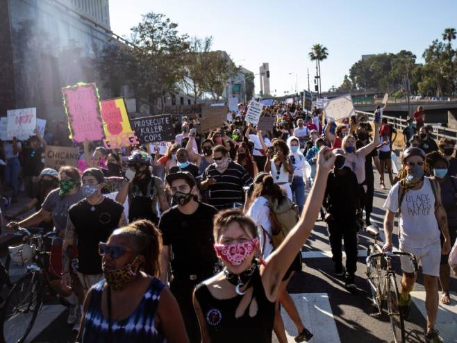 Protesti u Los Anđelesu (foto: Jason Armond / Los Angeles Times) - 