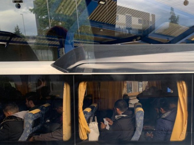 Autobus pun migranata iz Banjaluke otišao za Bihać - Foto: Glas Srpske