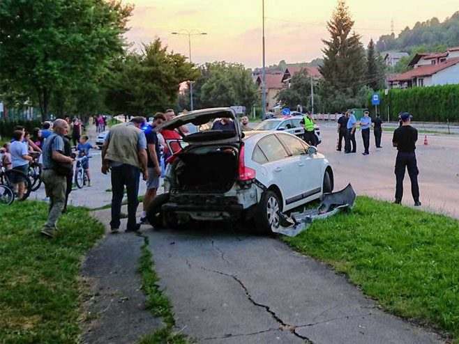 Saobraćajna nezgoda u Kantonu Sarajevo - Foto: klix.ba