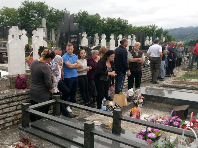 Parastos ubijenim Srbima na Zalazju - Foto: RTRS