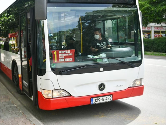 Autobus (Foto ilustracija) - 