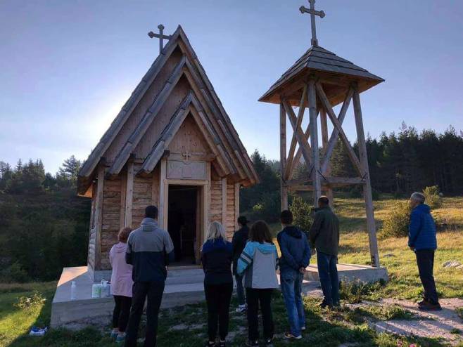Crkva Svetih mučenika i besrebrenika Kozme i Damjana, Ataševac kod Drvara - Foto: SRNA