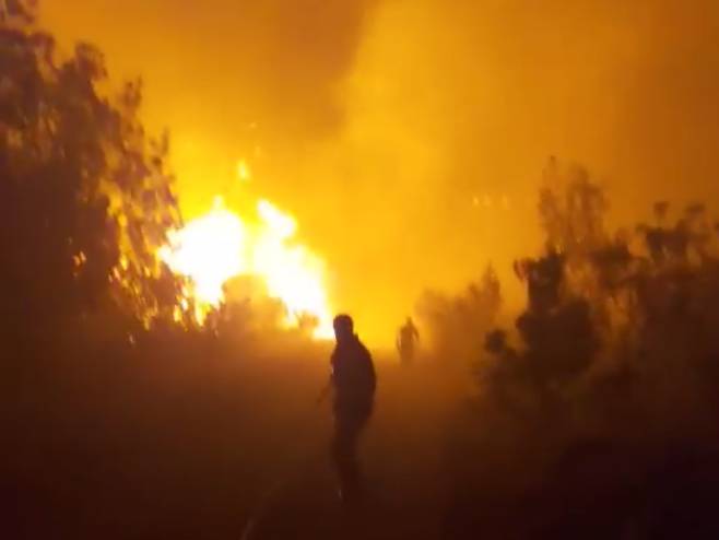 Požar u blizini Mostara (foto: Facebook / PVP Mostar - vatrogasci) - 