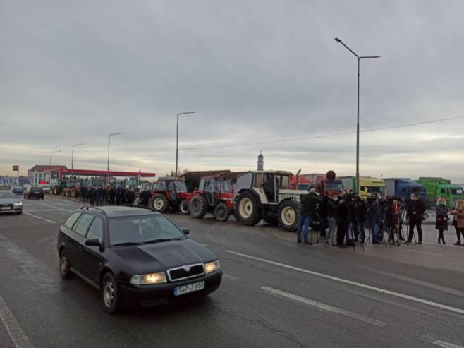Protest poljoprivrednika na Rači (arhiv) - Foto: RTRS