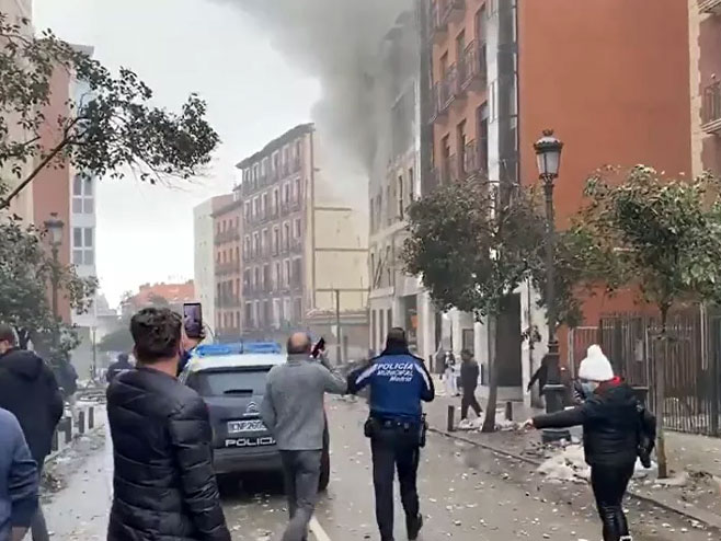 Snažna eksplozija u Madridu (foto: JuancarPliego/twitter) - 