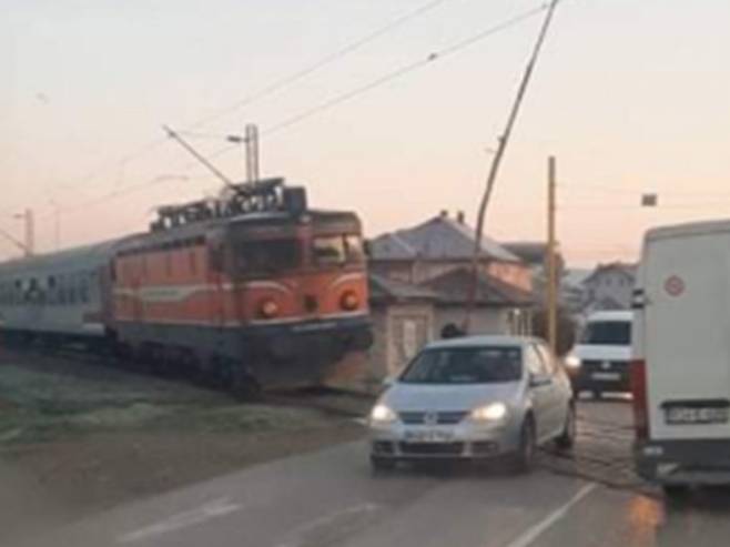 Voz u Zalužanima stao zbog kvara - Foto: nezavisne novine