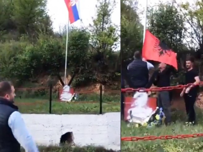 Skinuli srpsku trobojku i podigli zastavu Albanije - Foto: Twitter