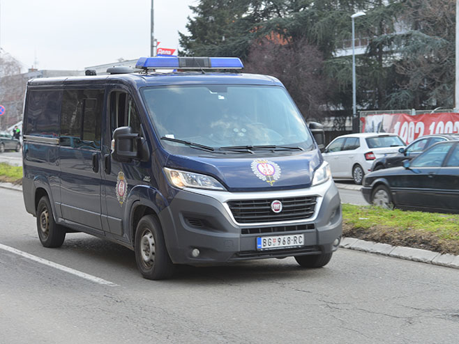 Sudar kamiona i autobusa u Obrenovcu: Stradala jedna osoba, 20 povrijeđeno (FOTO)