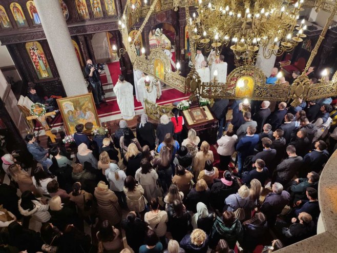 Ponoćna vaskršnja liturgija u hramovima širom Srpske; Vladika Јefrem služi u Hramu Hrista Spasitelja
