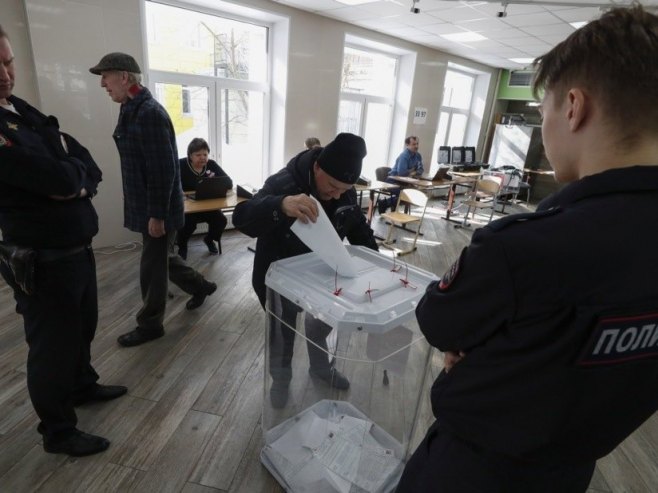 Izbori u Rusiji (Foto: EPA-EFE/MAXIM SHIPENKOV) - 