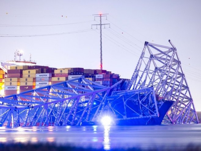 Brod udario u most u Baltimoru (Foto: EPA-EFE/JIM LO SCALZO) - 