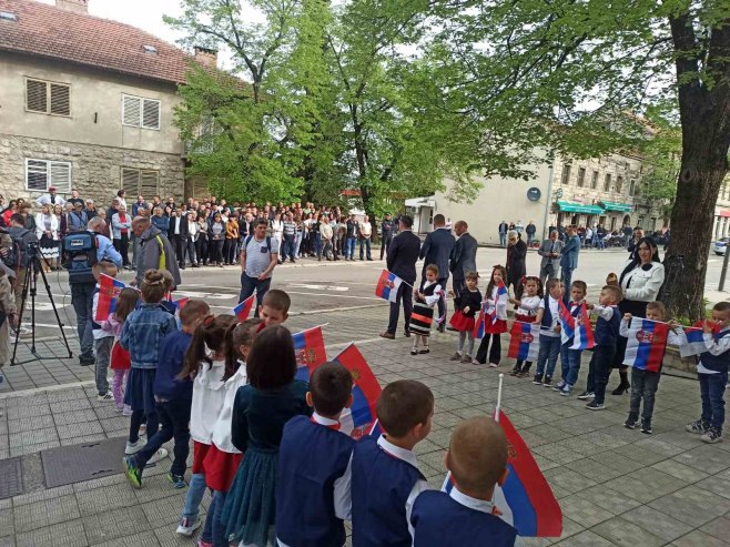 Građani Bileće očekuju dolazak predsjednika Srbije i Srpske - Foto: RTRS