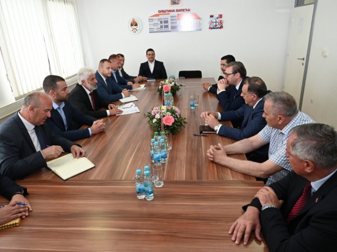 Dodik, Vučić i Višković razgovarali sa rukovodstvom Bileće (FOTO/VIDEO)