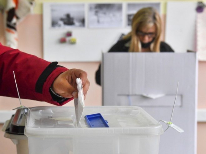 Sjeverna Makedonija danas bira predsjednika države