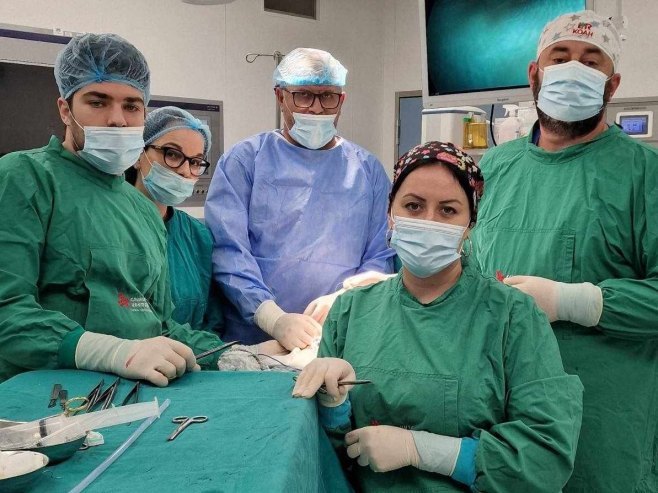 Hirurški tim prve samostalne laparaskopske gastrektomije - Foto: Ustupljena fotografija