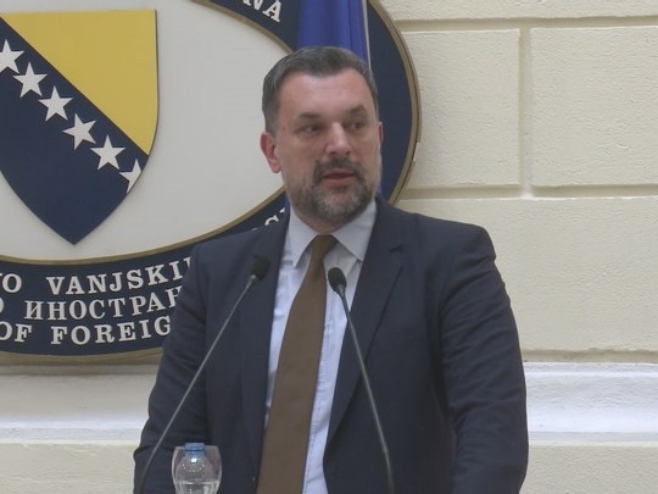 Konaković izvrijeđao Vučića, najavio reviziju tužbe i ratnu odštetu od Srbije