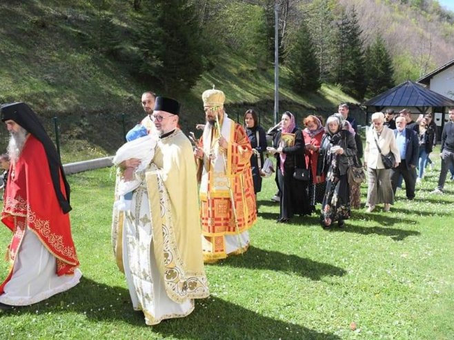 U Krajini i Dalmaciji puni hramovi vjernika na praznik Cvijeti