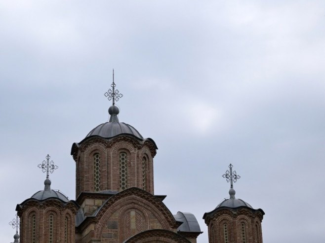 Vladika Teodosije služio vaskršnju liturgiju u manastiru Gračanica
