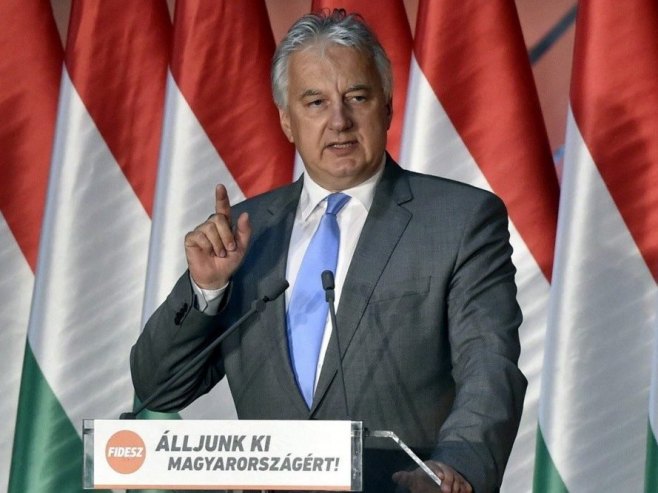 Semjen: Budimpešta neće vraćati vojno sposobne da ginu
