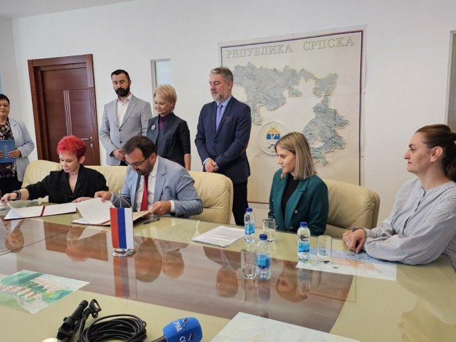 Potpisan sporazum o saradnji Škole "Grot" iz Sankt Peterburga i Centra "Budućnost" iz Dervente (VIDEO)