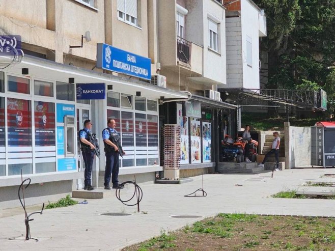Policija tzv. Kosova sa puškama upala u ekspoziture Poštanske štedionice na sjeveru KiM (VIDEO)