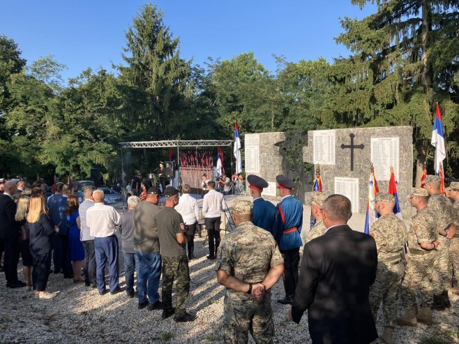 Srpska obilježila Dan sjećanja na djecu ubijenu u genocidu nad Srbima, Јevrejima i Romima u NDH (FOTO) Srpska obilježila Dan sjećanja na djecu ubijenu u genocidu nad Srbima, Јevrejima i Romima u NDH (FOTO)
