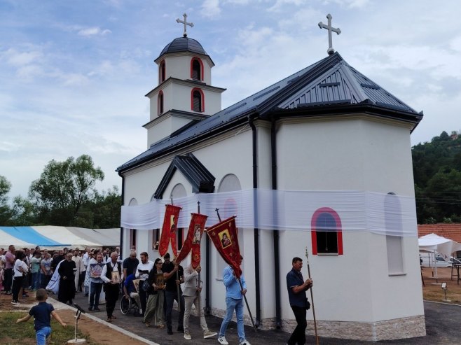 Osveštan Hram Svetih Kozme i Damjana u Barama, služio mitropolit Hrizostom Osveštan Hram Svetih Kozme i Damjana u Barama, služio mitropolit Hrizostom
