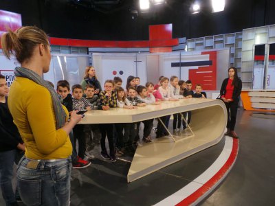 Posjeta učenika trećih razreda OŠ „Vuk S. Karadžić“ prostorijama RTV Doma