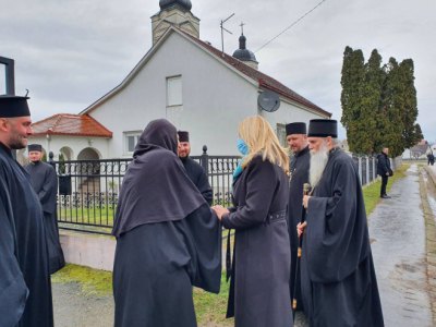 Predsjednica Srpske u posjeti manastiru Јasenovac