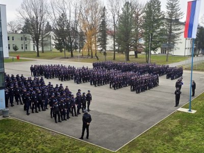 Pripadnici policije Republike Srpske zaustavili vozila i upalili rotacije u znak sjećanja na kolegu Radenka Bašića